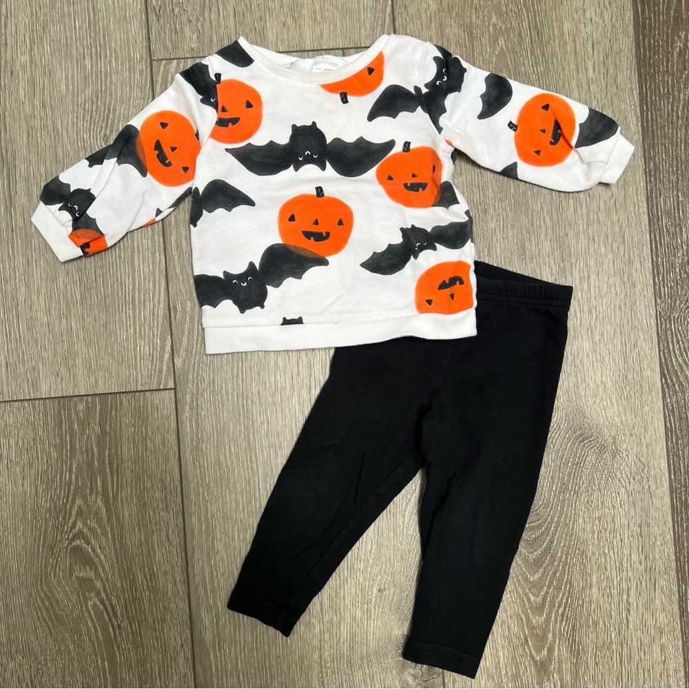 CARTERS 2PC HALLOWEEN OUTFIT PUMPKINS BATS 12MO